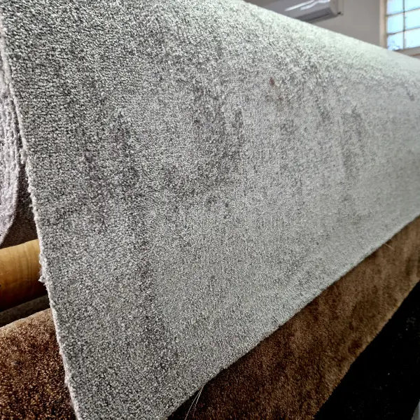 Selling carpet in Dunstable
